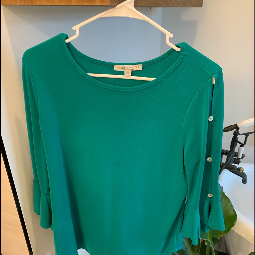 Women’s top with beautiful accent sleeves